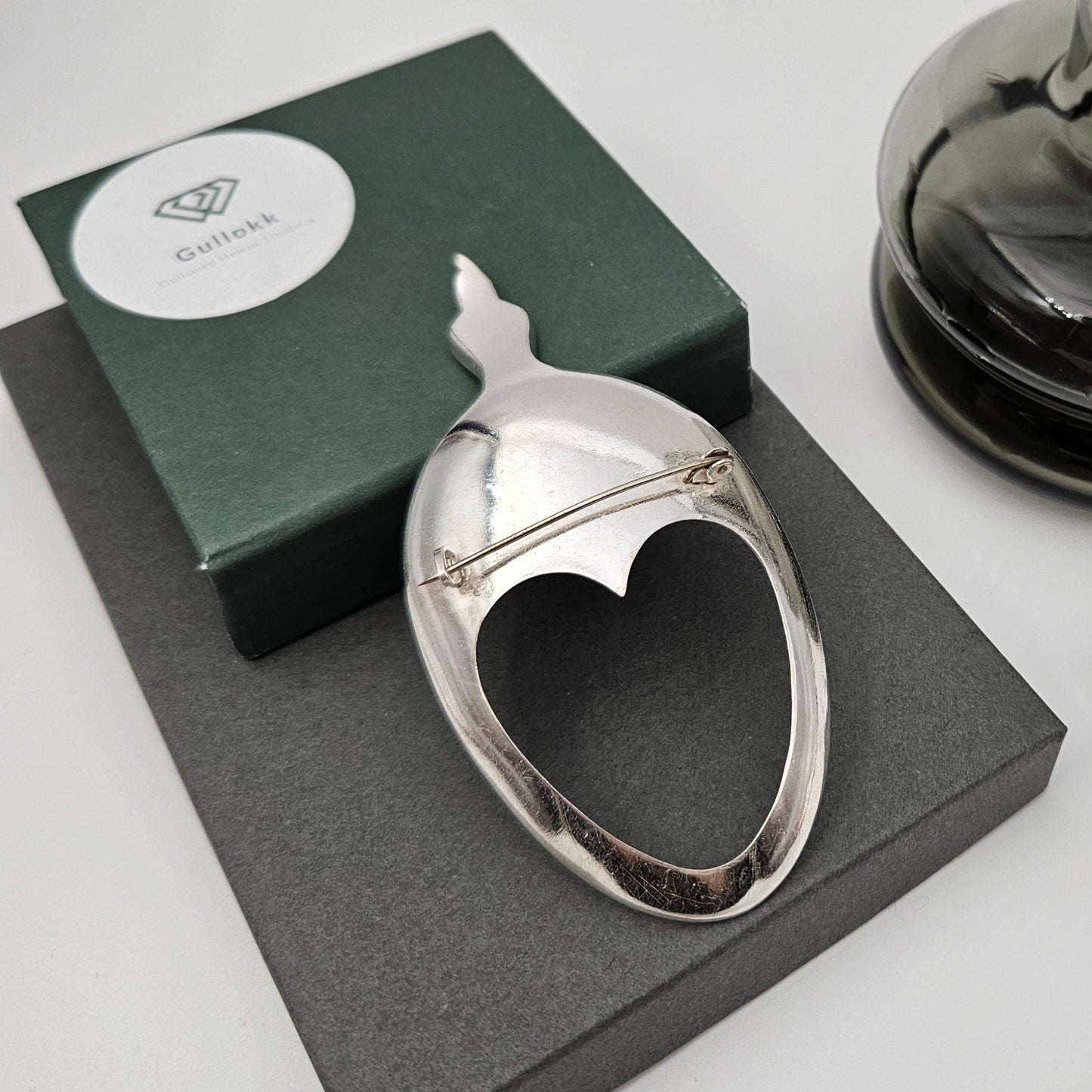 Hjertebrosje av sølvskje