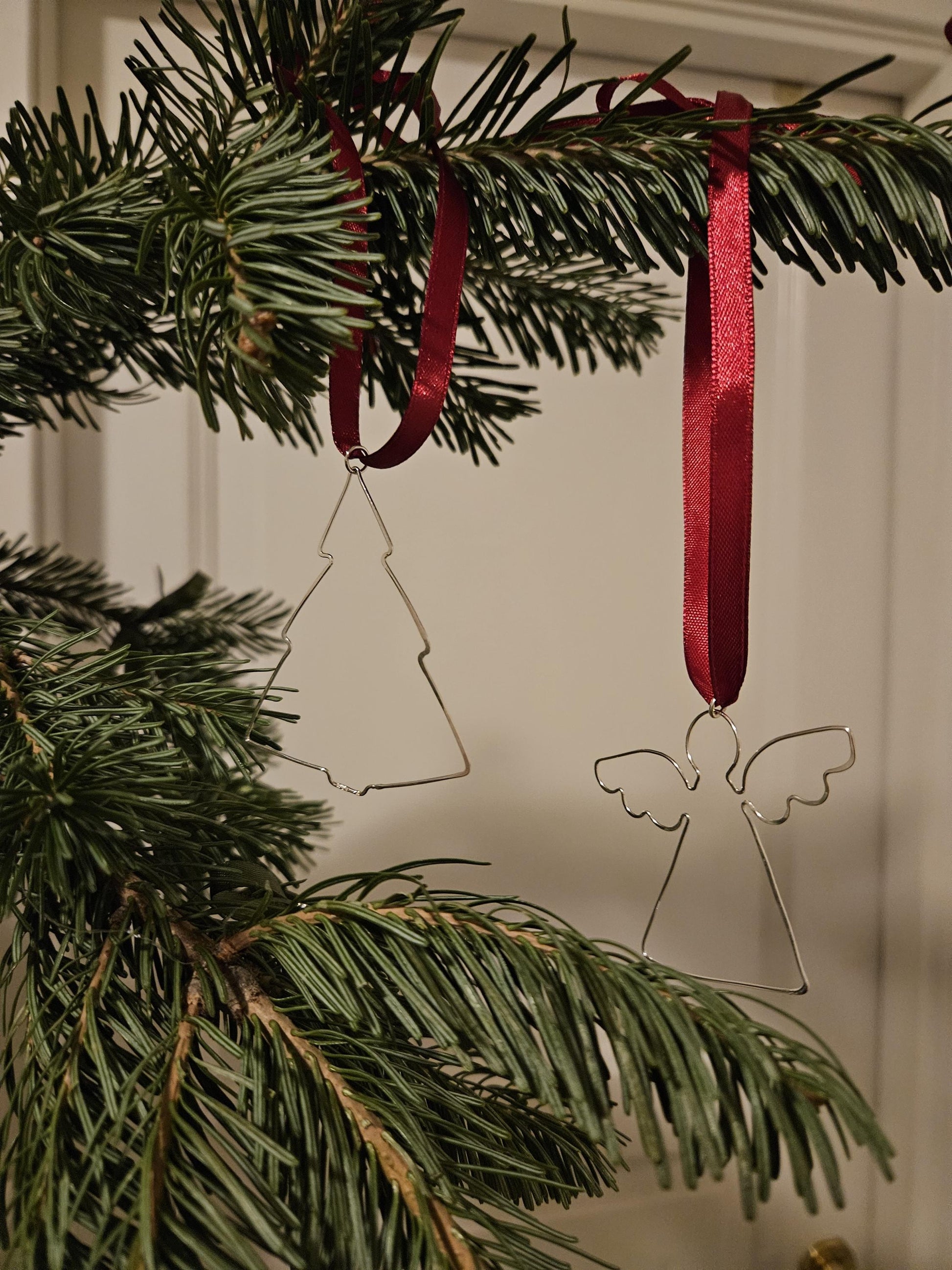 Silver wire christmas ornament